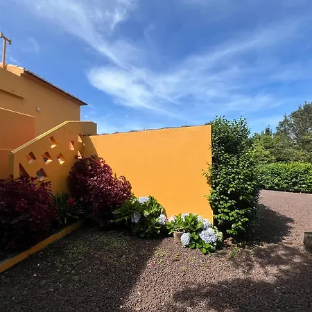 Ferienhaus A Casa Amarela Capelas (Sao Miguel)