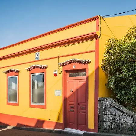 Holiday home A Casa Amarela *