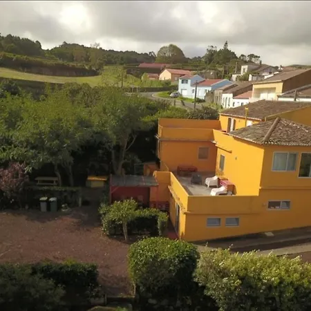 Сasa de vacaciones A Casa Amarela