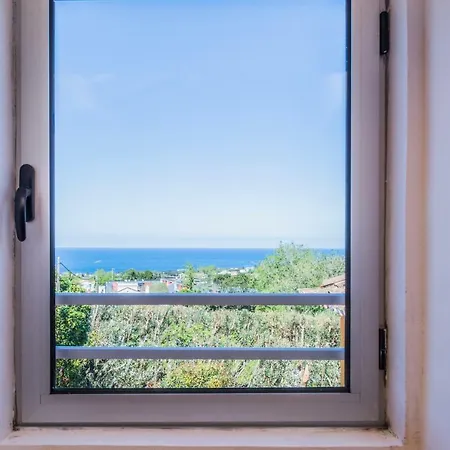 A Casa Amarela Capelas (Sao Miguel)