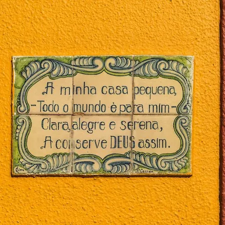 A Casa Amarela Сasa de vacaciones Capelas