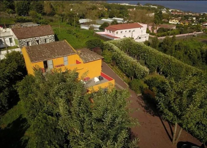 Casa de Férias A Casa Amarela Capelas (Sao Miguel)